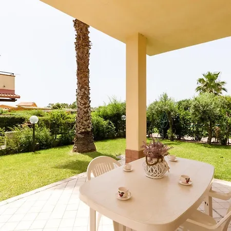 Apartment Accogliente Villetta Con Patio & Parcheggio A 600M A Piedi Dal Mare Gasperina