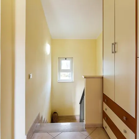 Accogliente Villetta Con Patio & Parcheggio A 600M A Piedi Dal Mare Apartment