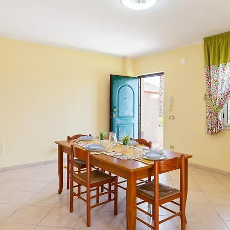 Apartment Accogliente Villetta Con Patio & Parcheggio A 600M A Piedi Dal Mare