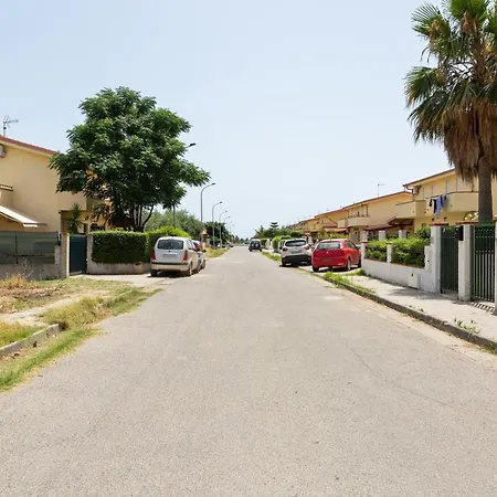 Apartment Accogliente Villetta Con Patio & Parcheggio A 600M A Piedi Dal Mare